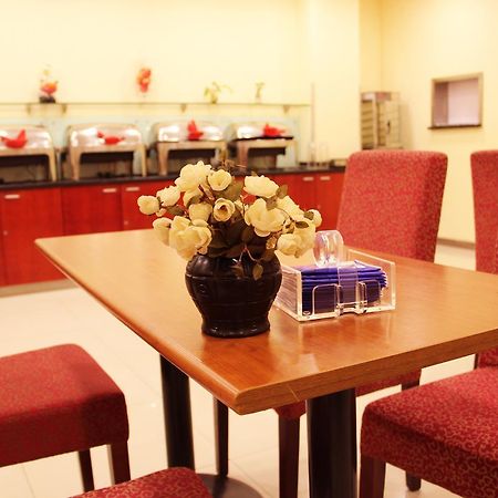 Hanting Express Shanghai Zhabei Park Branch エクステリア 写真